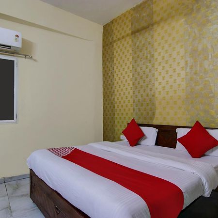 Hotel Yash House Ню Делхи Екстериор снимка