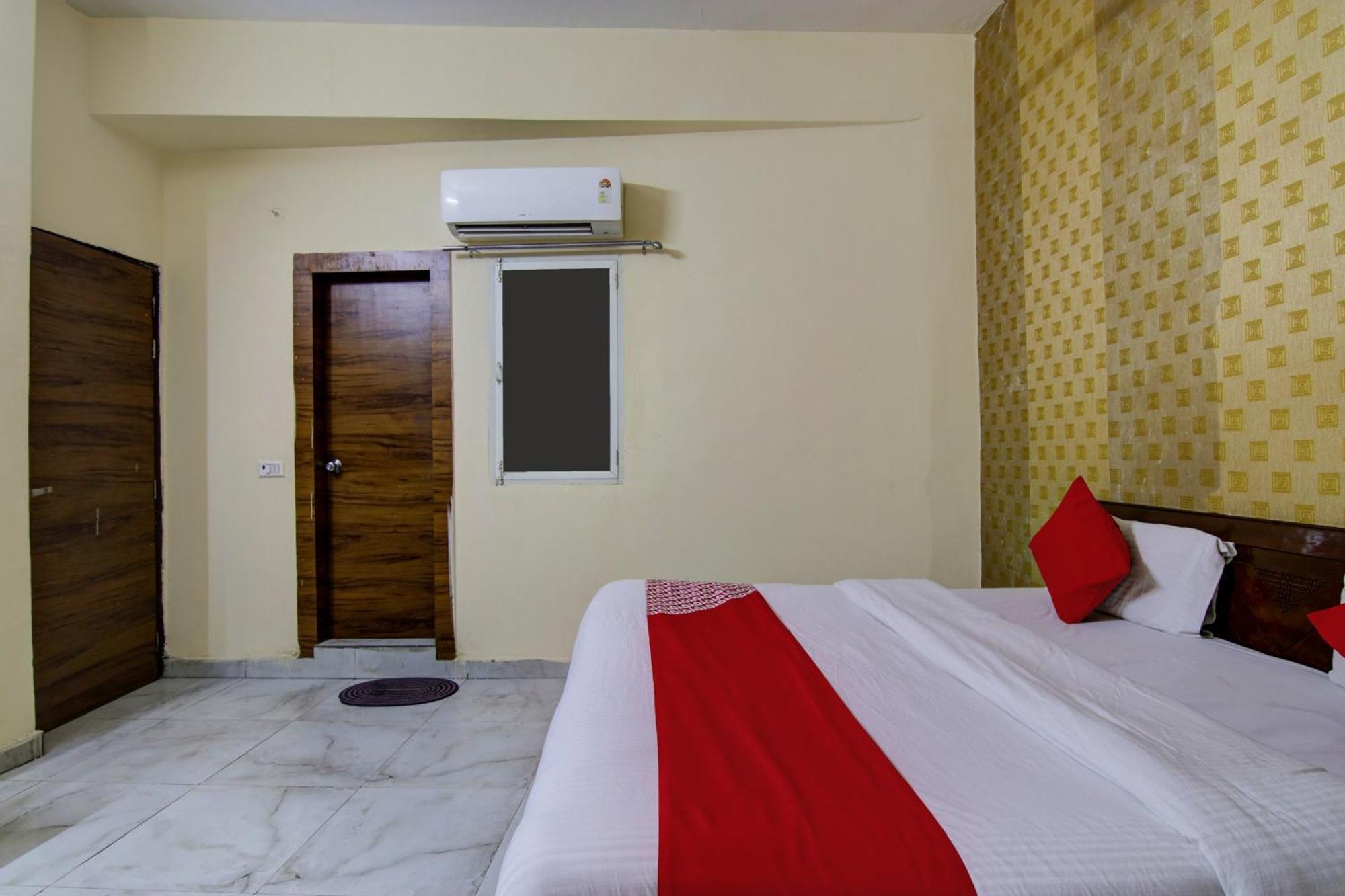 Hotel Yash House Ню Делхи Екстериор снимка